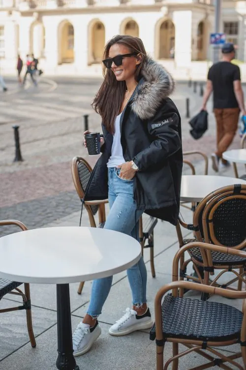 CZARNA MAT OVERSIZE BRĄZOWE OBSZYCIE