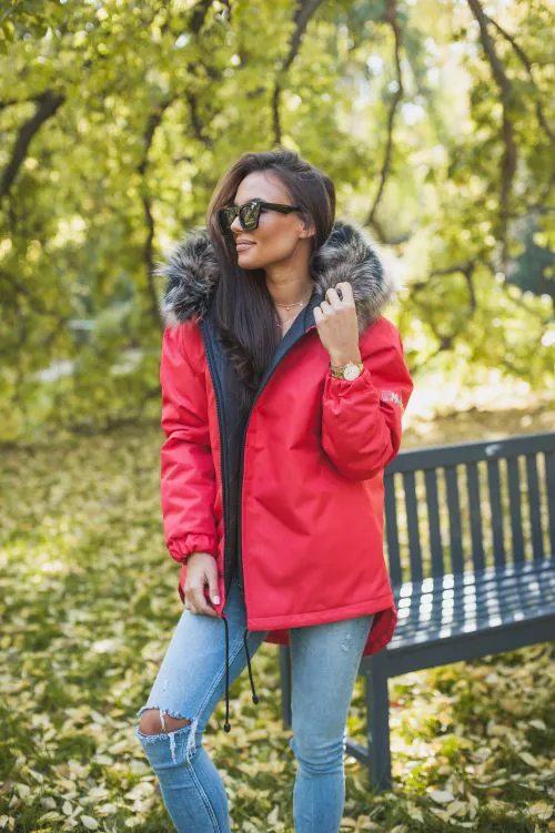 CZERWONA OVERSIZE BRĄZOWE OBSZYCIE