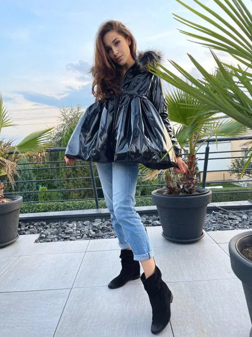 Ocieplana kurtka Aliana LATEX czarna