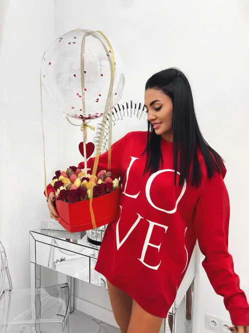 Czerwona bluza LOVE z zamkami